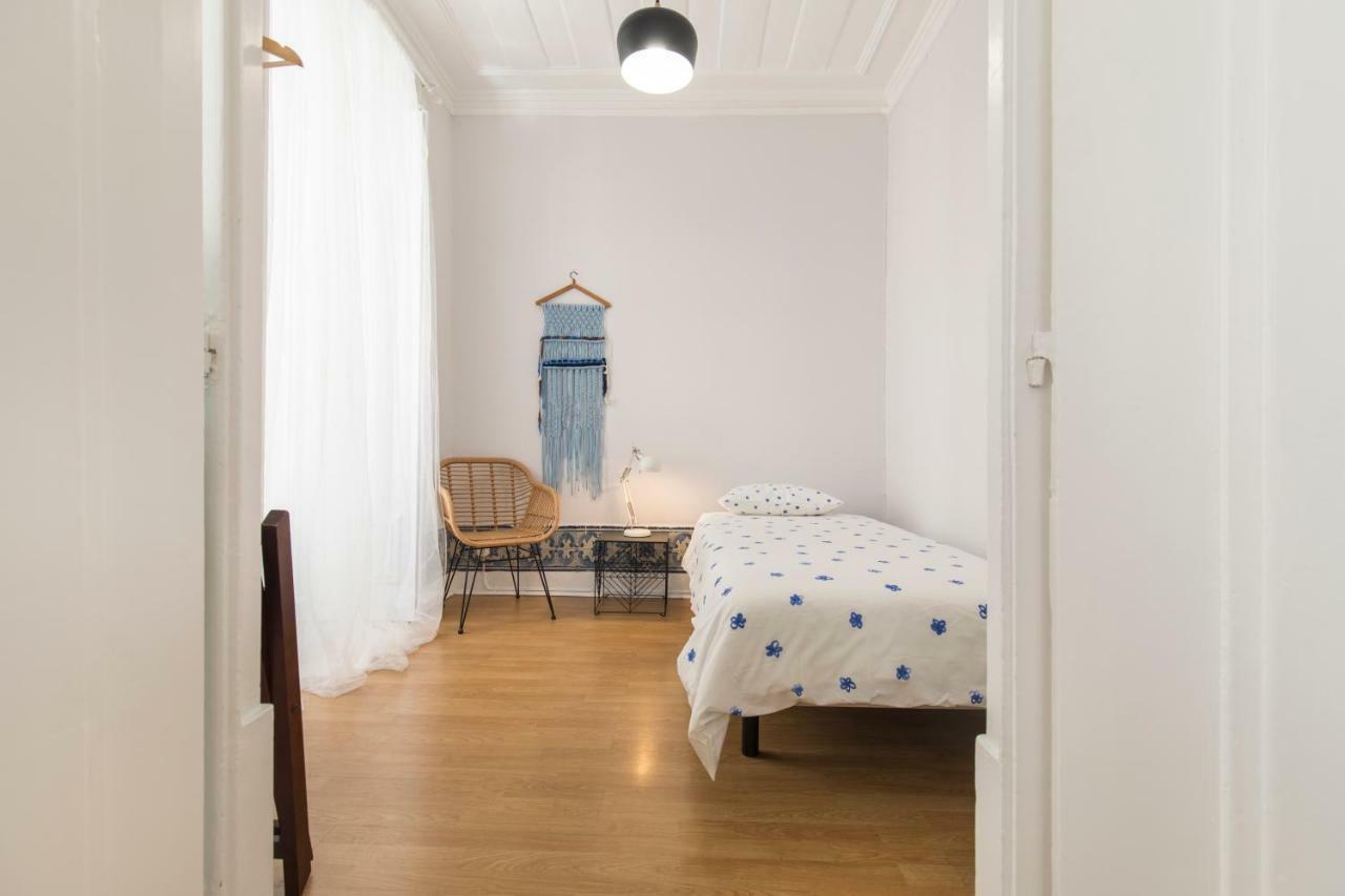 Blue Tiles In Center Appartement